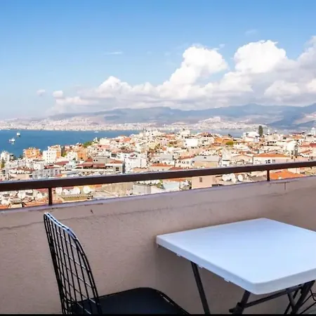 Апартаменты Charming Sea View House In Измир