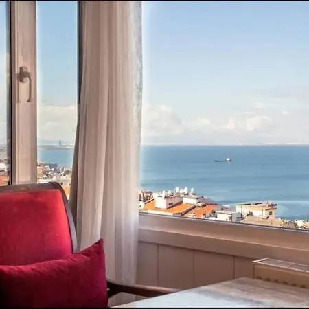 Charming Sea View House In İzmir