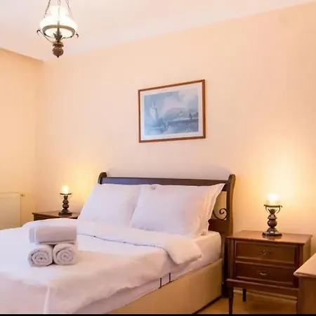 Charming Sea View House In Appartement İzmir