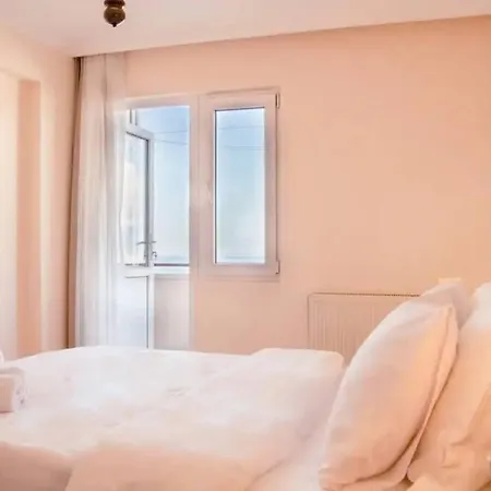 Charming Sea View House In Esmirna