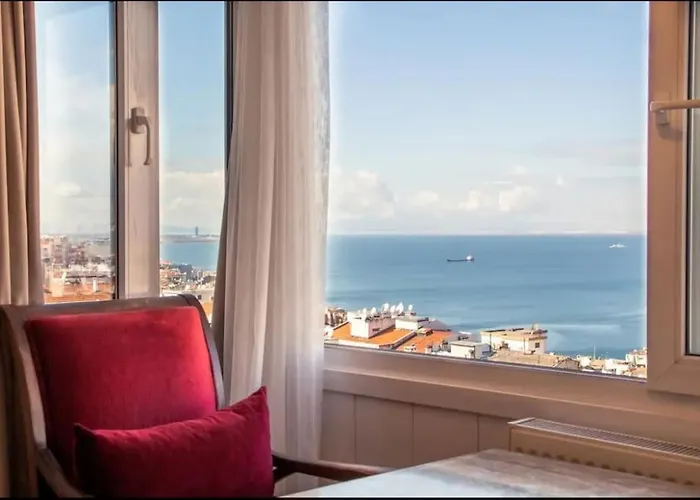 Charming Sea View House In Esmirna