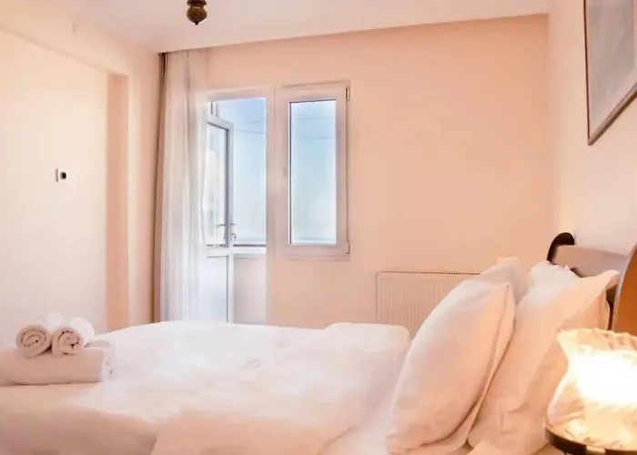 Charming Sea View House In Esmirna